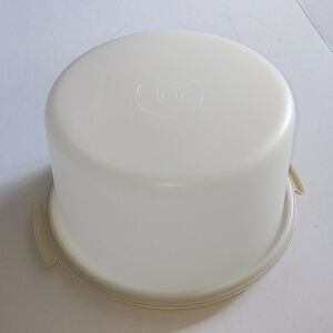 Vintage tupperware Cake taker